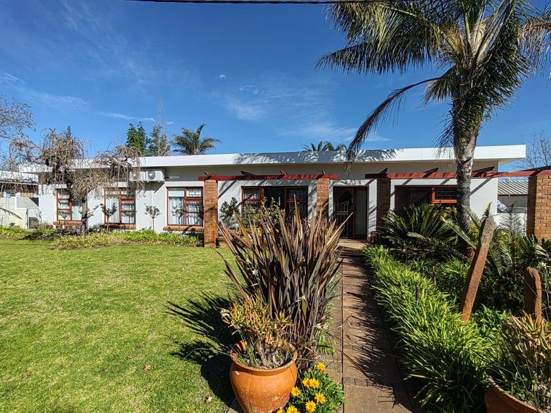 5 Bedroom Property for Sale in Prince Alfred Hamlet Western Cape